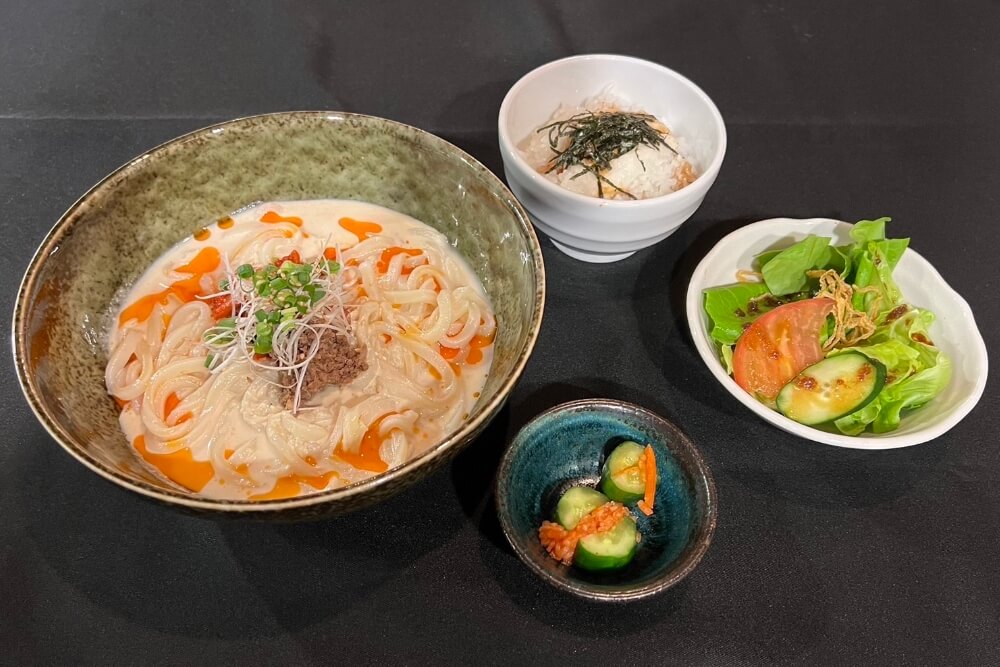 豆乳冷やし坦々うどん定食